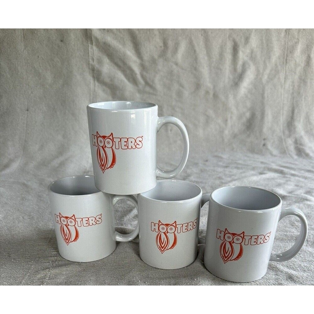 VTG Set of 4 Cup Mug Coffee Tea Hooters Orange Owl Logo Ceramic White 12 oz.